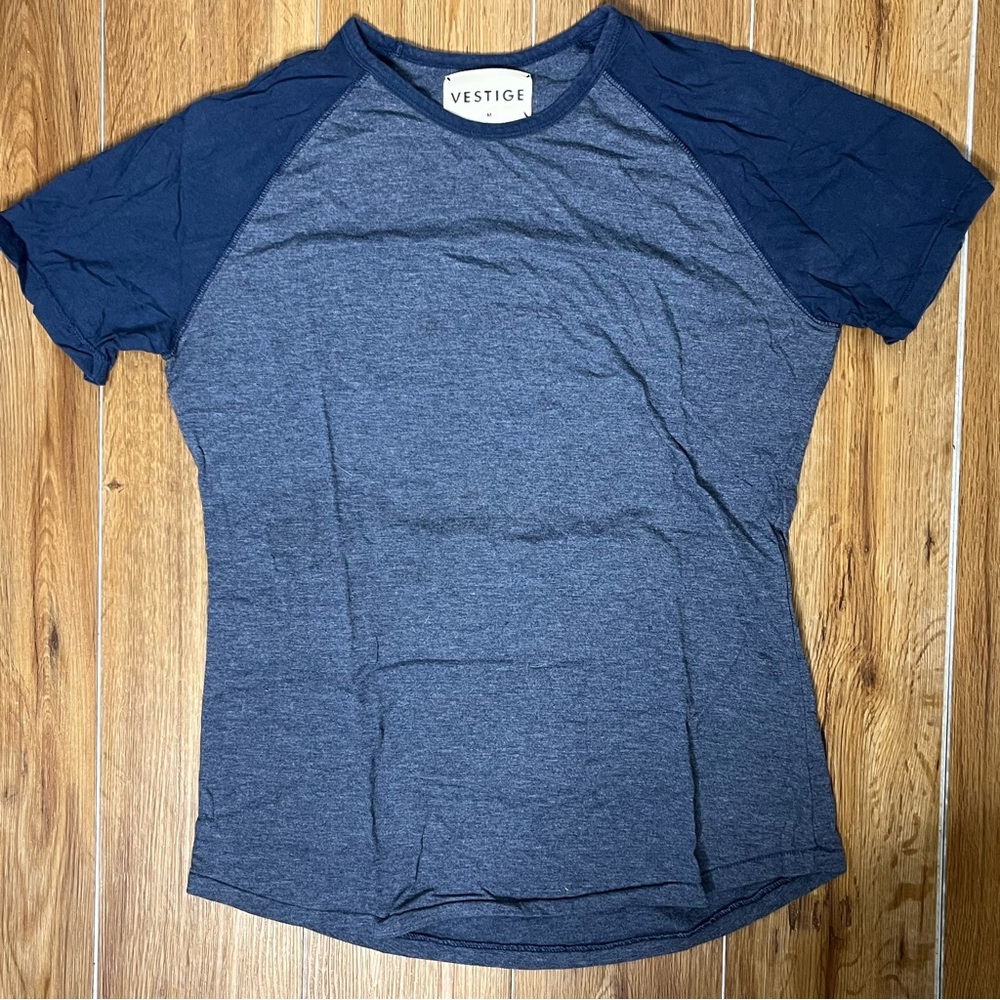 VESTIGE Blue Baseball Style Short Sleeve Shirt MEDIUM